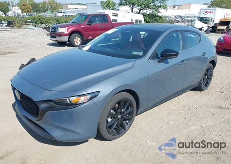 2024 Mazda Mazda3 2.5 S Carbon Edition z USA, uszkodzony, nr VIN JM1BPBLM5R1702935